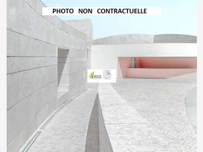 A louer local professionnel 100m² R+1 ZAC Royan