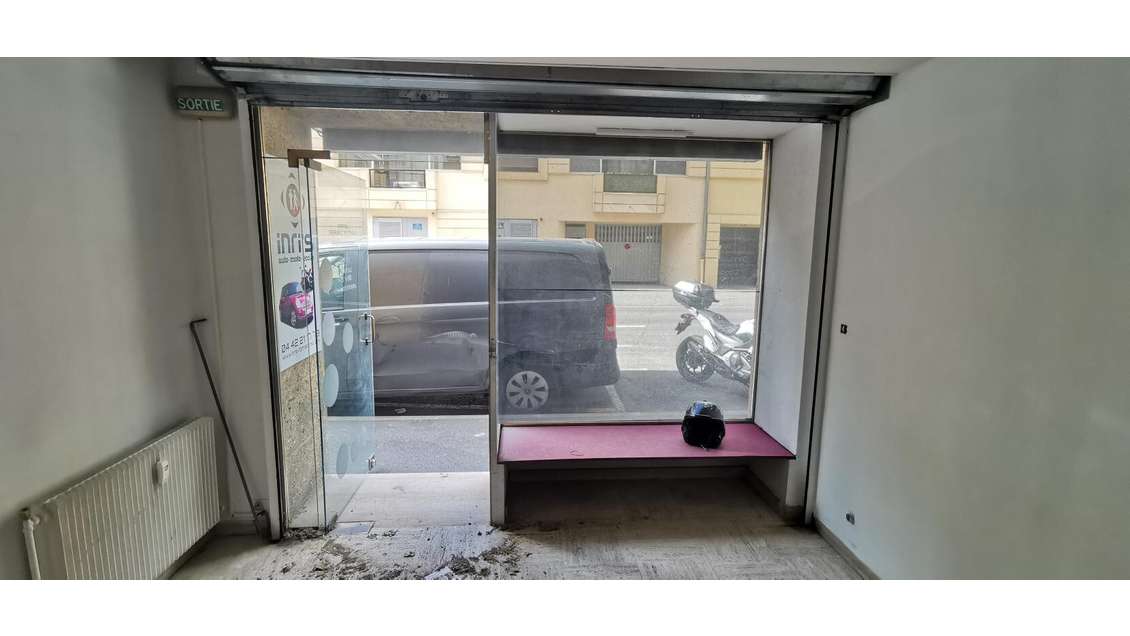 A louer local 40m² Rue Anatole France à Aix 