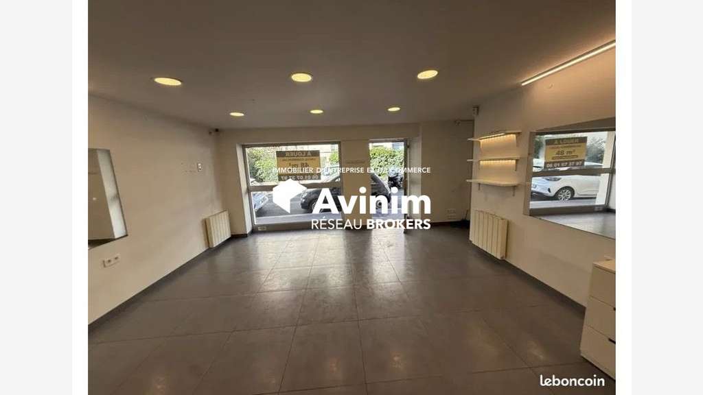 A louer local commercial 48m² à Neuilly-sur-Seine