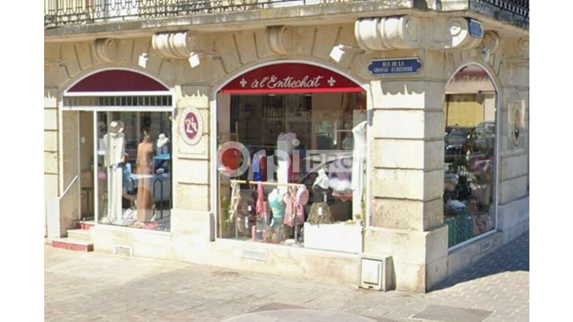 Local commercial d'angle 60m² à louer à Reims