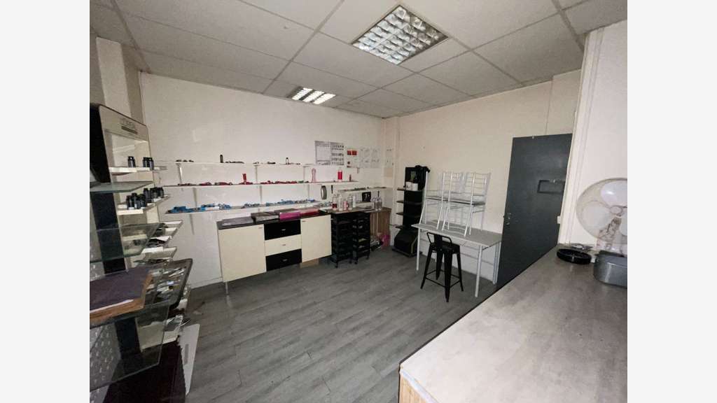 Location local commercial 112m² à Villeurbanne
