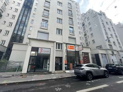 Location local commercial 112m² à Villeurbanne