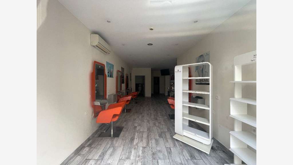 Location local commercial 112m² à Villeurbanne