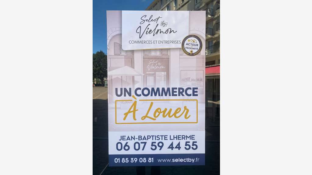 Local empl N°1 Rue de La Salle à St-Germain-en-Lay