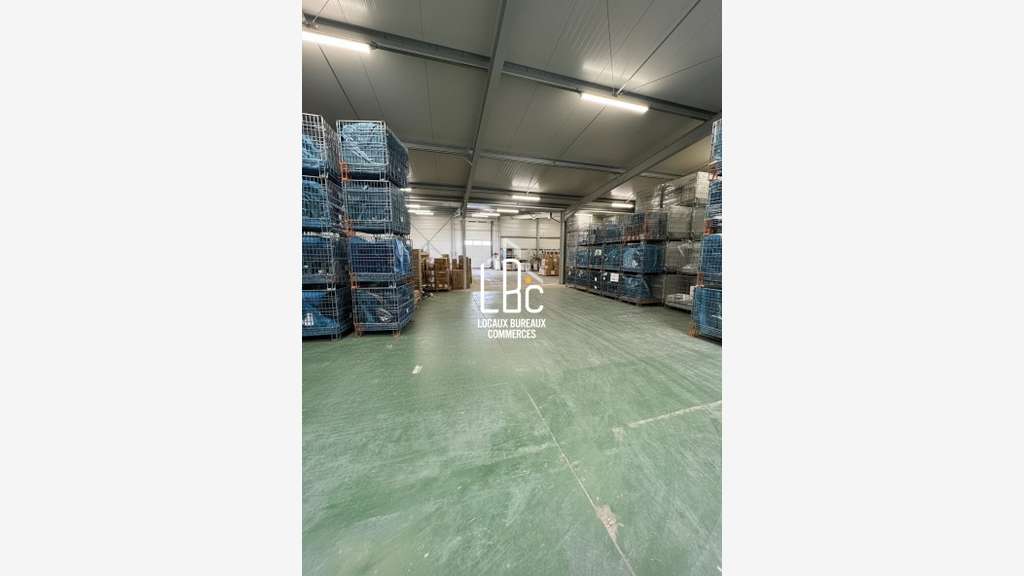 A louer local commercial 588m² à Saint-Herblain