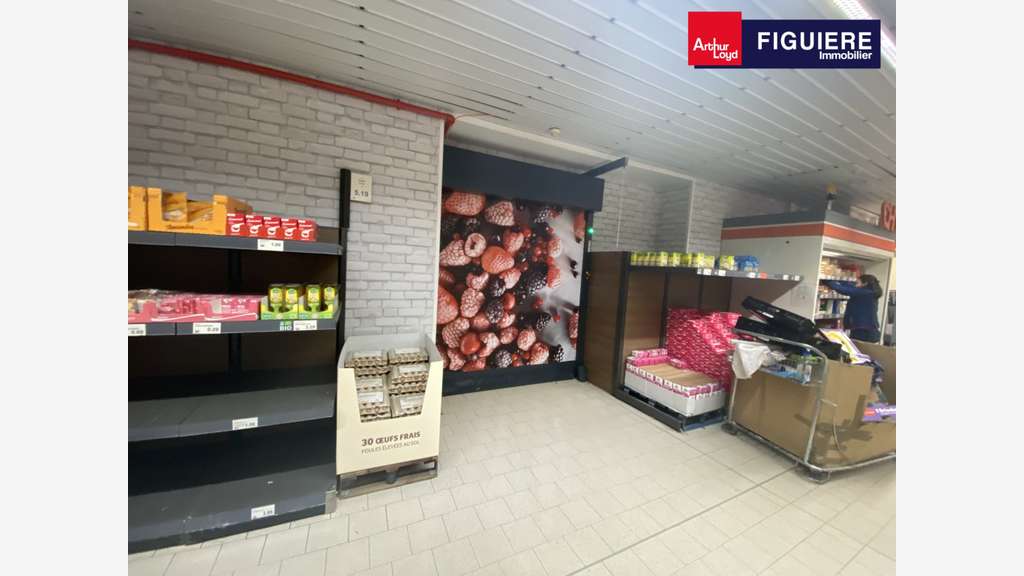 Local 687m² à louer à Saint-Martin-de-Crau