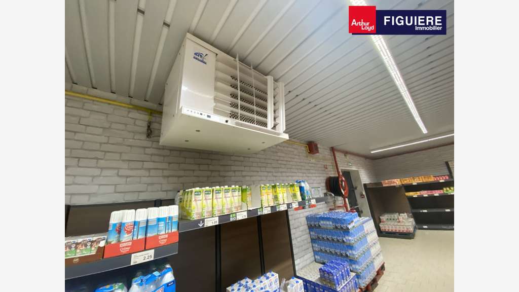 Local 687m² à louer à Saint-Martin-de-Crau