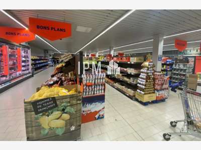 Local 687m² au centre de Saint-Martin-de-Crau