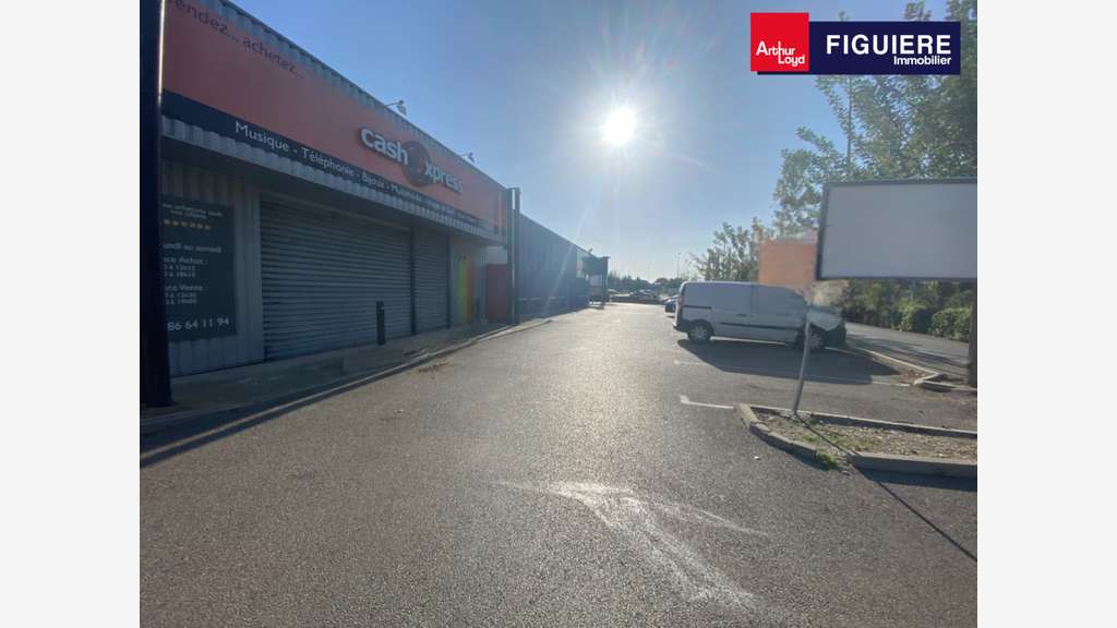 A louer local 400m² à Saint-Mitre ZAC des Etangs