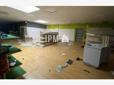 A louer local 401m² 13920 St Mitre ZAC des Etangs