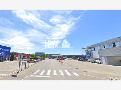 Local commercial 190m² à St Mitre Les Remparts