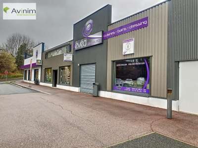 A lour local 431m² grande vitrine à Saint Nabord