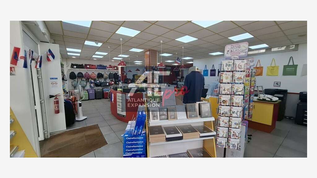 Local commercial 105m² + cave à louer à St-Nazaire