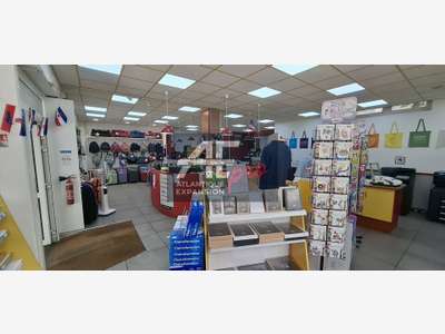 Local commercial 105m² + cave à louer à St-Nazaire