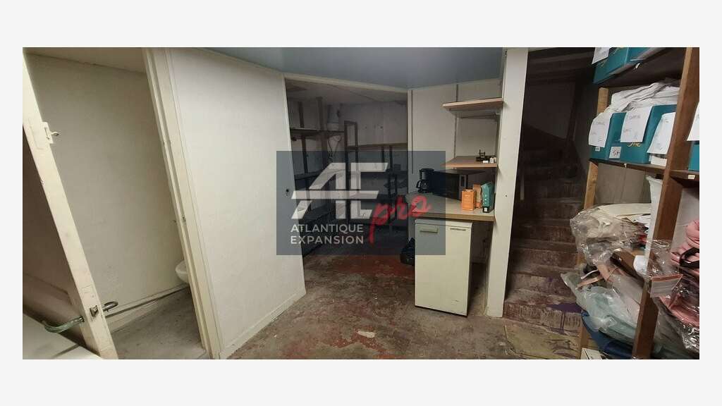 Local commercial 105m² + cave à louer à St-Nazaire