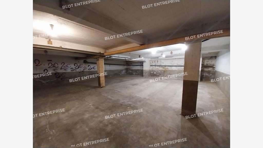 A louer locaux commerciaux 129m² à Saint-Nazaire