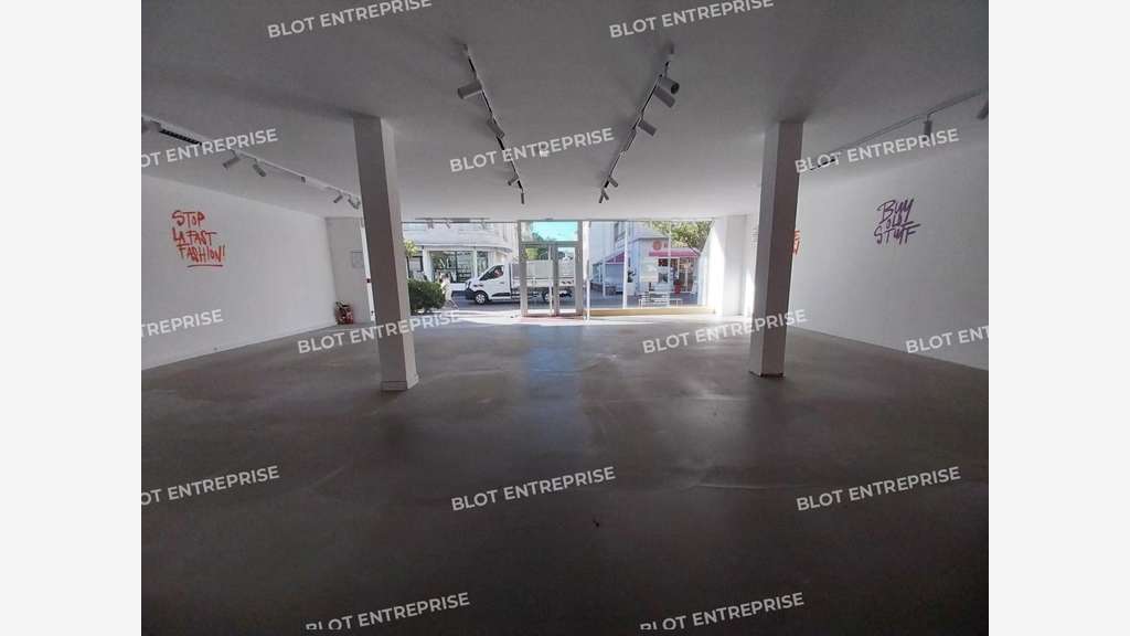 A louer locaux commerciaux 129m² à Saint-Nazaire