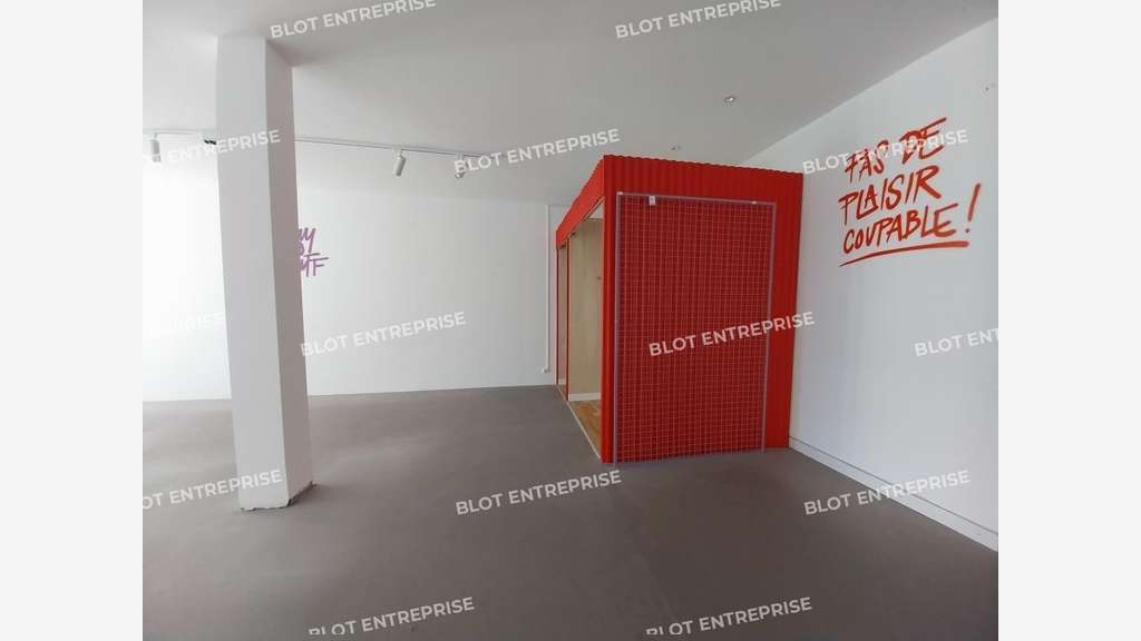 A louer locaux commerciaux 129m² à Saint-Nazaire