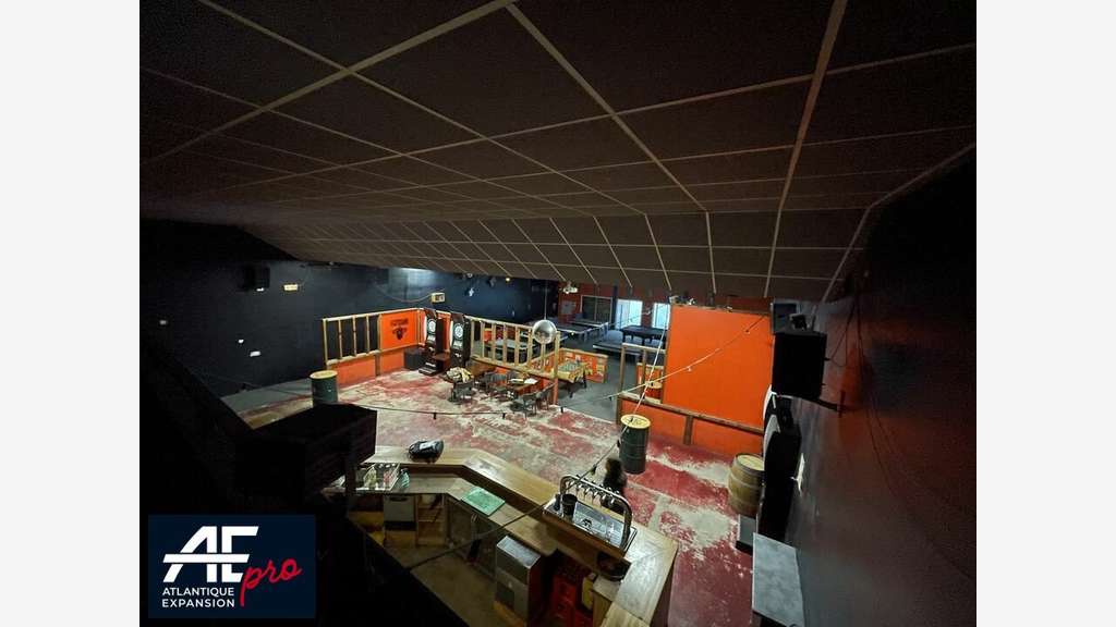 Local commercial 750m² à louer à Saint-Nazaire