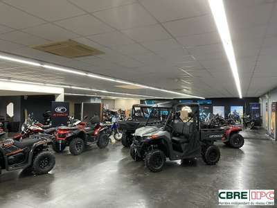 Location local commercial 522m² St Pierre du Mont