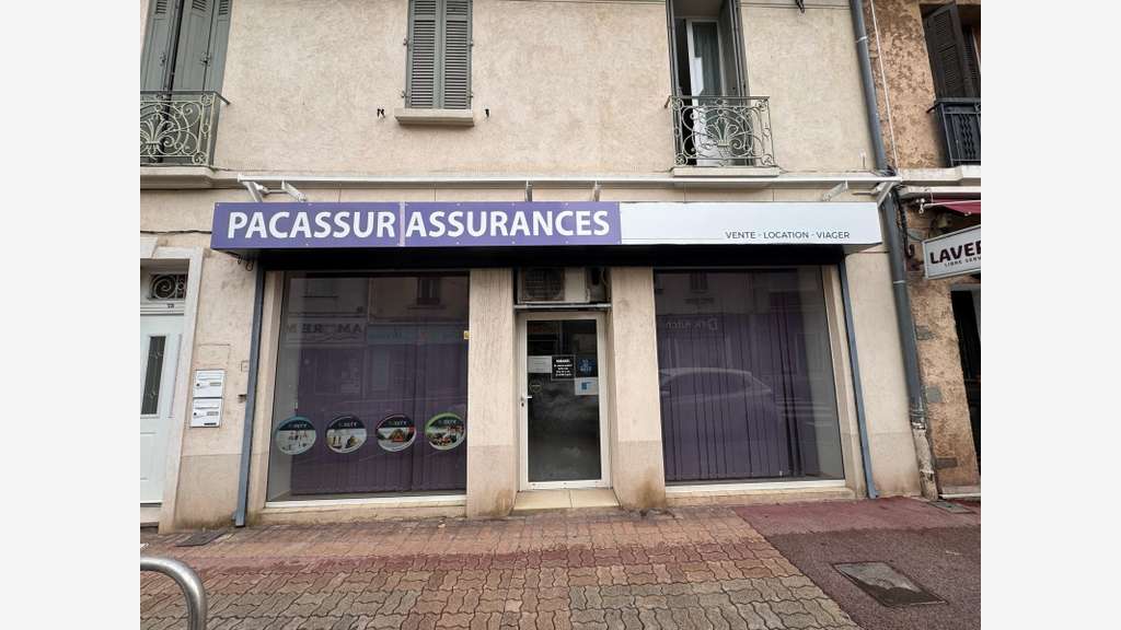 À louer local 60m² 1100 € par mois à Saint-Raphaël