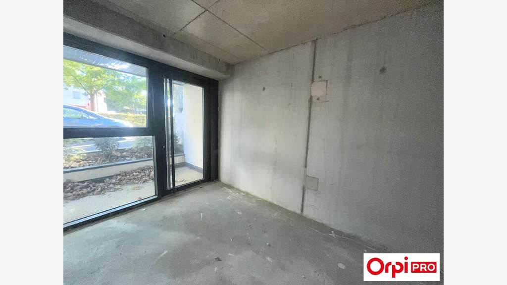 Local commercial 56m² à louer à Sérézin-du-Rhône