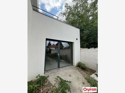 Local commercial 56m² à louer à Sérézin-du-Rhône