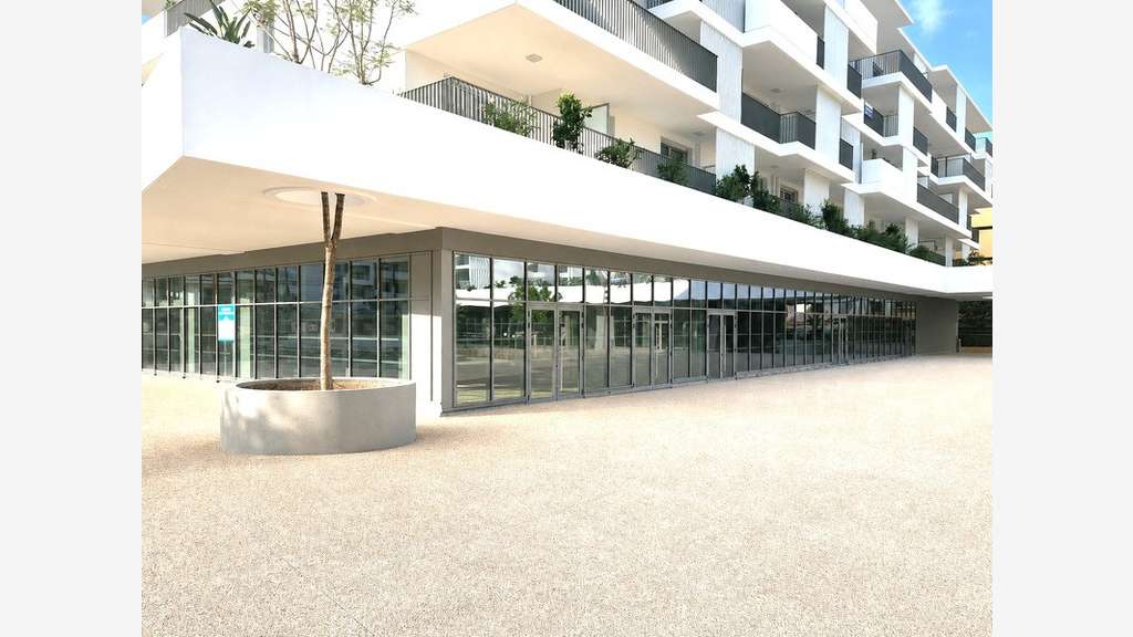 A louer local 319m² + mezzanine St-Laurent-du-Var