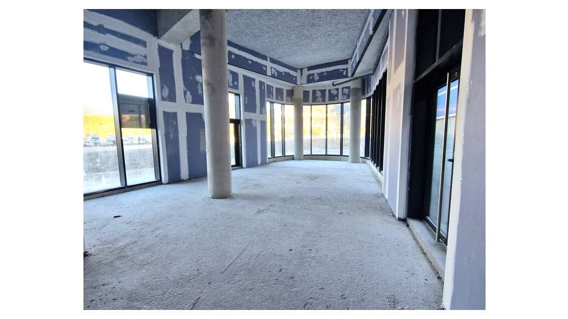 A louer local commercial, 190m² à Nice St Isidore