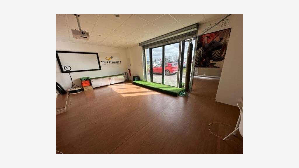 A louer local commercial 122m² à Muret
