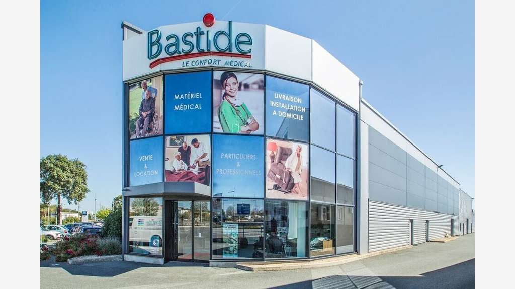 Local commercial 600m² à louer ZAC Poitiers Sud