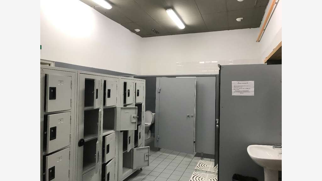 A louer local commercial 936m² axe passant Angers