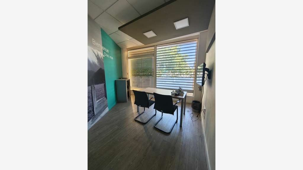 Espace commercial 159m² à louer à Chambéry 