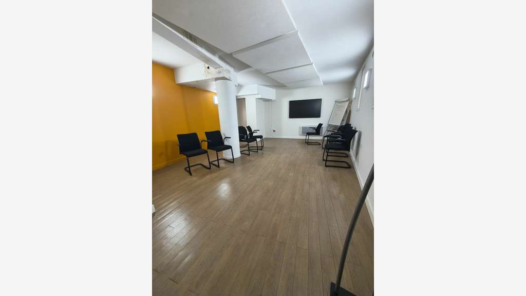 Espace commercial 159m² à louer à Chambéry 