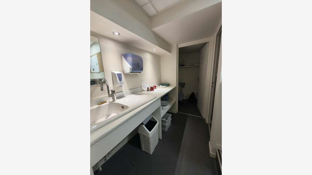 Espace commercial 159m² à louer à Chambéry 