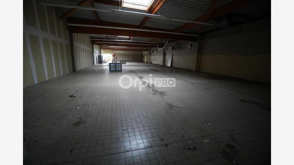 A louer local commercial 515m² secteur Talant