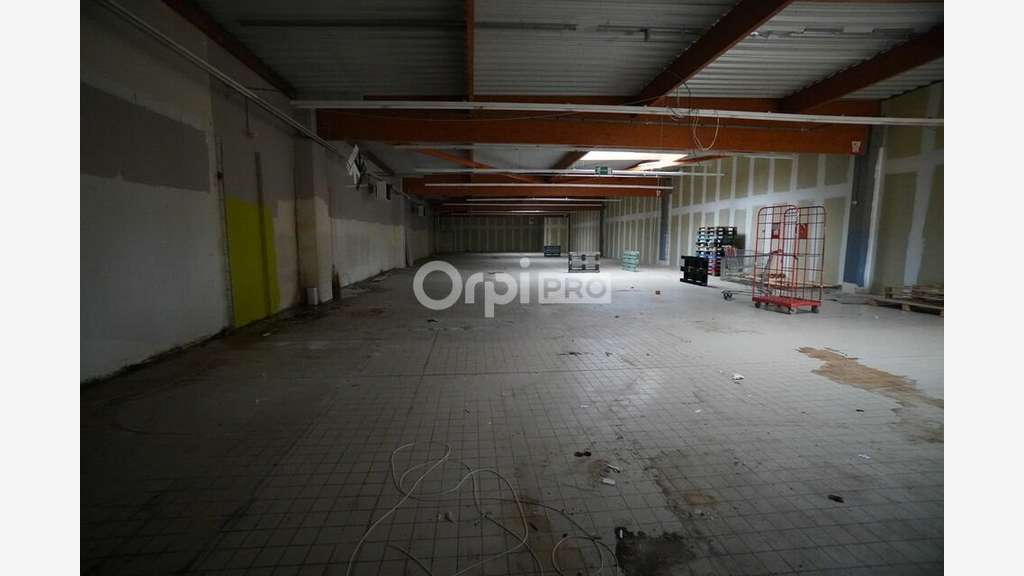 A louer local commercial 515m² secteur Talant