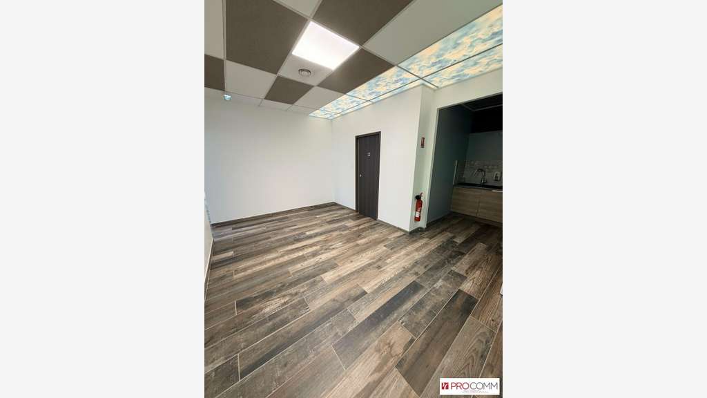 Local commercial rénové 280m² à louer à Tarascon 