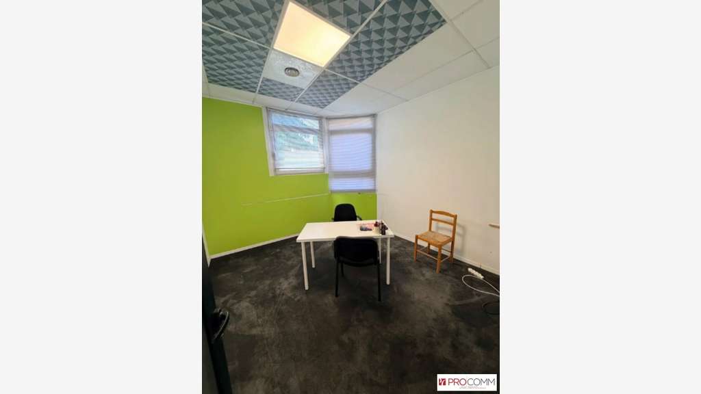 Local commercial rénové 280m² à louer à Tarascon 