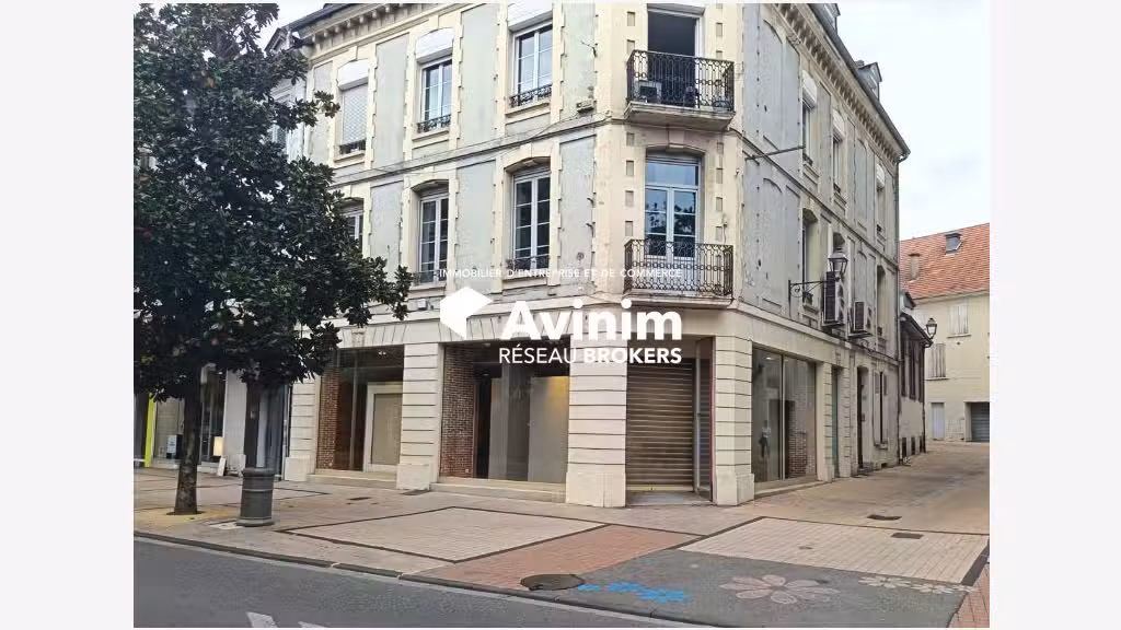 A louer local commercial 184m² rue Foch à Tarbes