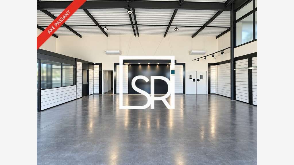 Local commerce 746m² à louer Thiers ZA Matussière 
