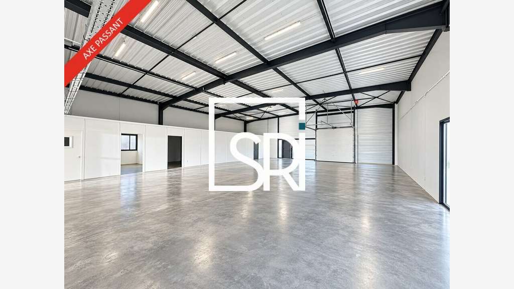 Local commerce 746m² à louer Thiers ZA Matussière 