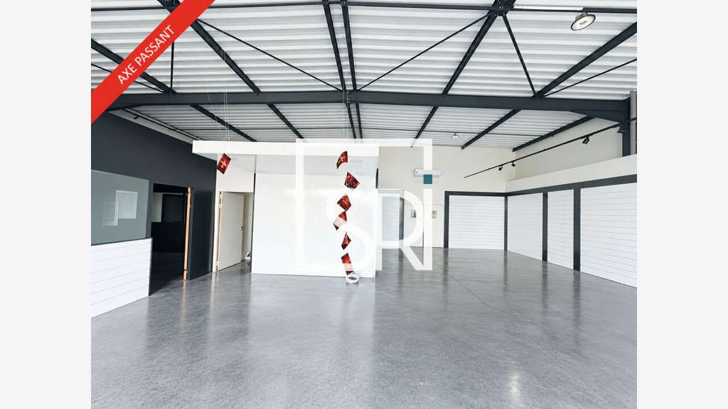 Local mixte 372m² à louer Thiers ZA Matussière