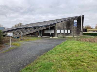 A louer local commercial 600m² à Thiron Gardais