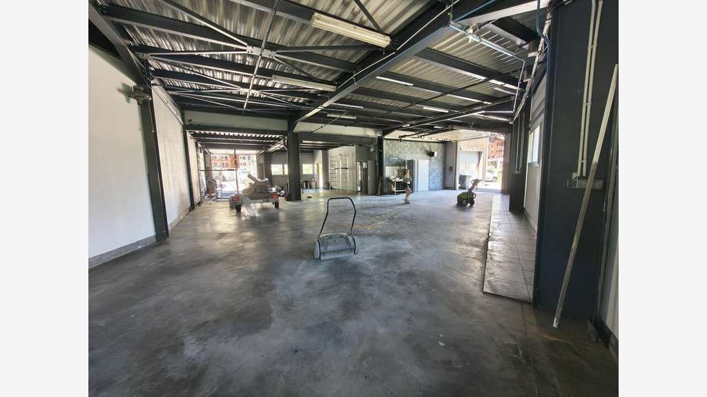 Local commercial 395m² à louer à Tignes 1800