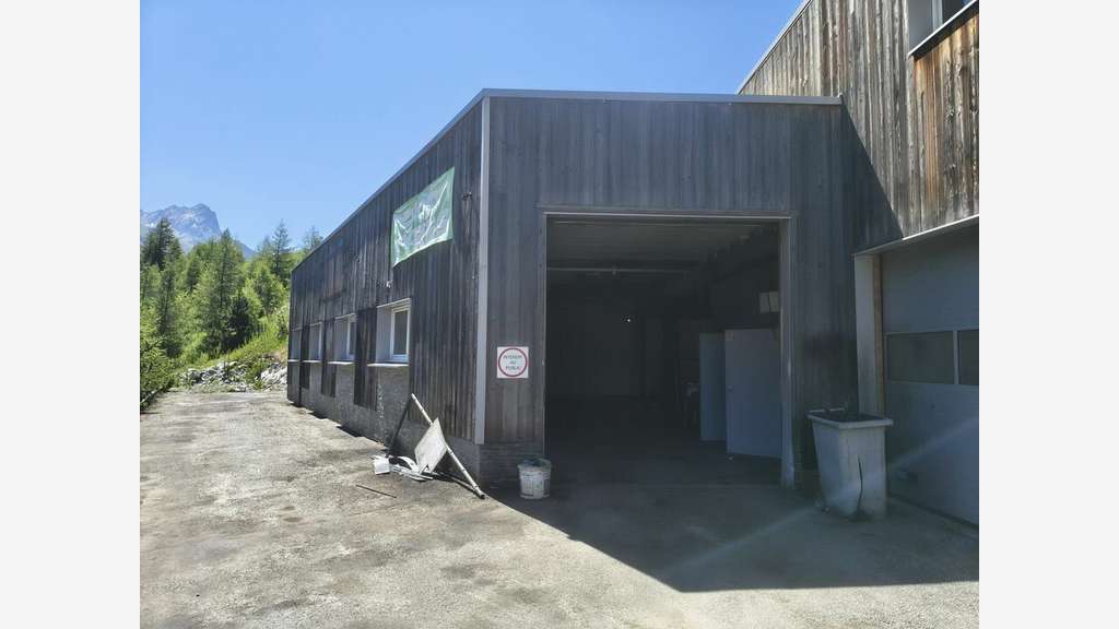 Local commercial 395m² à louer à Tignes 1800
