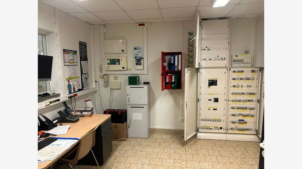 A louer local commercial 1435m² ZAC Torcy