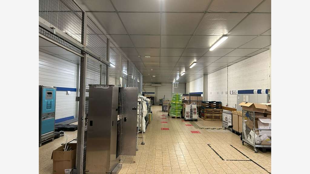 A louer local commercial 1435m² ZAC Torcy