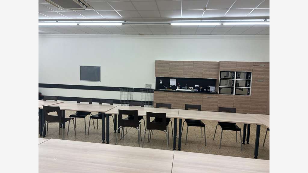 A louer local commercial 1435m² ZAC Torcy