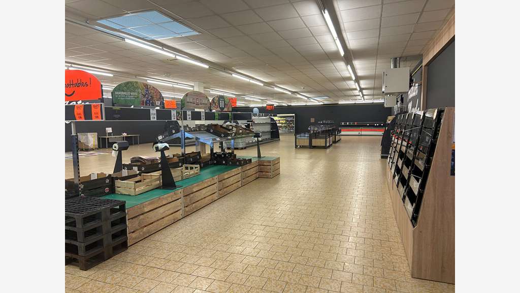 A louer local commercial 1435m² ZAC Torcy